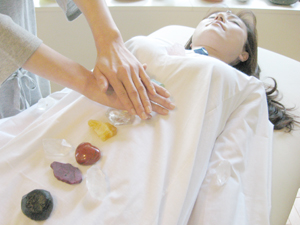 クリスタルアライメント施術風景